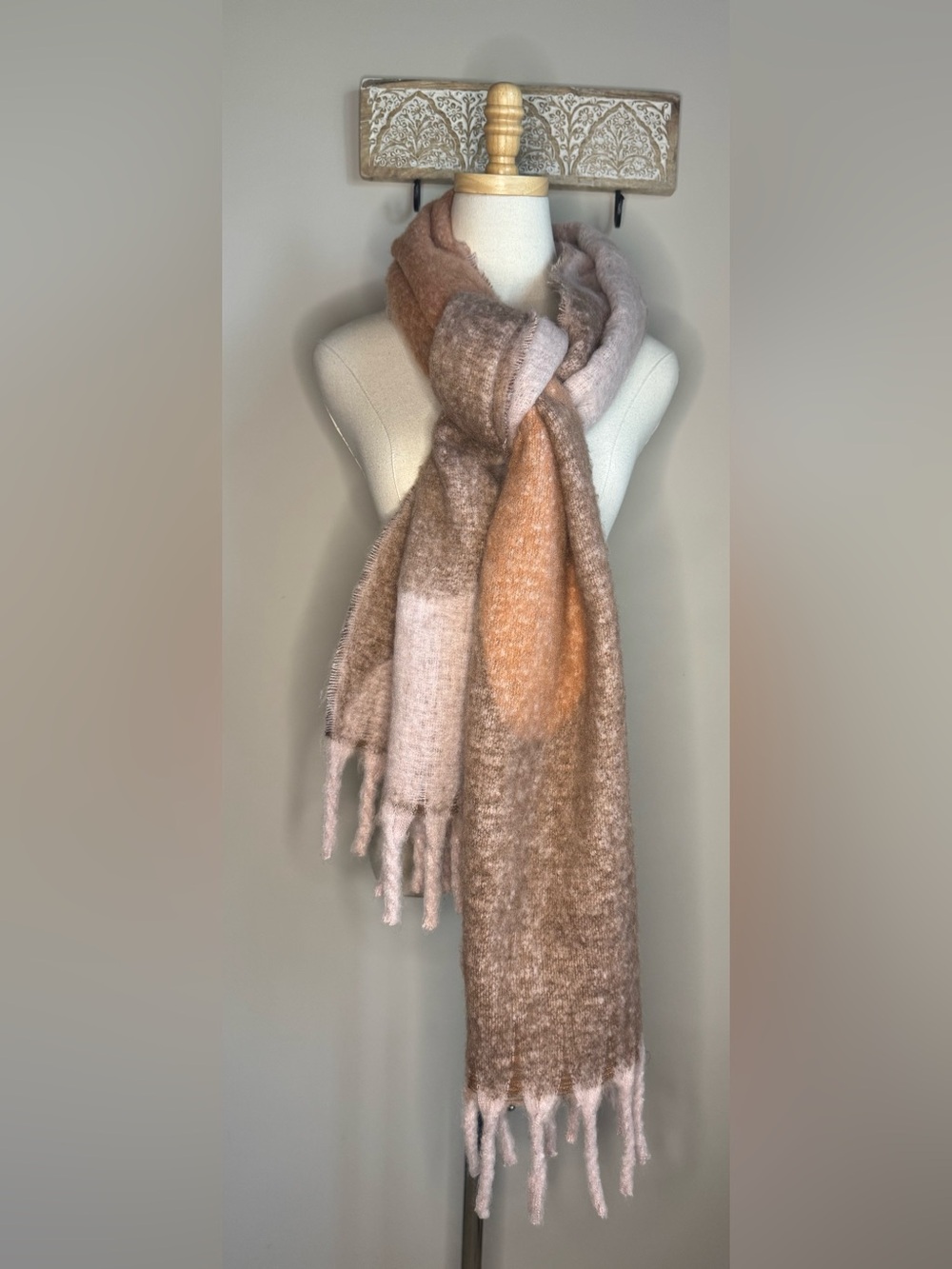 Vince Camuto Oversize Fringed hem Blanket Scarf